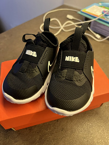 Nike (1 фото из 6)