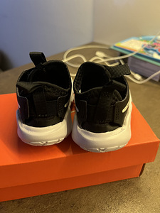 Nike (3 фото из 6)