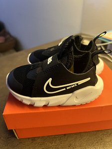 Nike (4 фото из 6)
