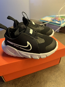 Nike (5 фото из 6)