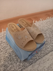 Müüa uued naiste kingad suurus 39 (1 foto / 2)