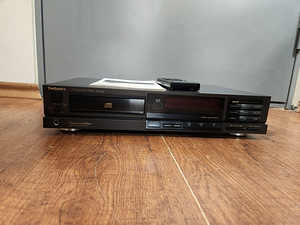 Стереопроигрыватель компакт-дисков Technics SL-P212 (1 фото из 3)