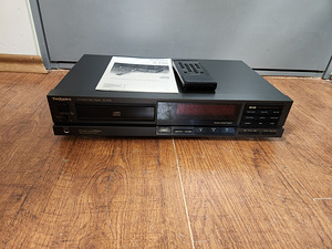 Стереопроигрыватель компакт-дисков Technics SL-P212 (2 фото из 3)