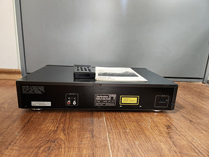 Стереопроигрыватель компакт-дисков Technics SL-P212 (3 фото из 3)
