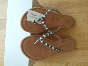 Tamaris новые сандали (2 фото из 3)