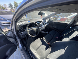 HONDA FRV 2,2 DIISEL, VARUOSAD (6 foto / 6)