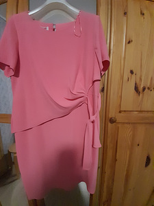 Женское платье (3 фото из 3)