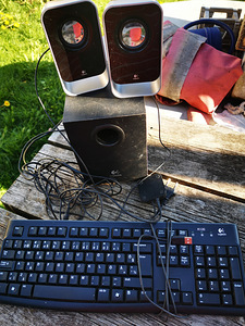 MÜÜDUD. LG monitor+klaviatuur ja Logitech kõlarid (2 foto / 3)