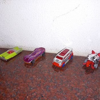 Коллекционные машинки hot wheels