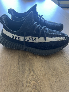Yeezy 350 v2 “oreo” (1 foto / 3)