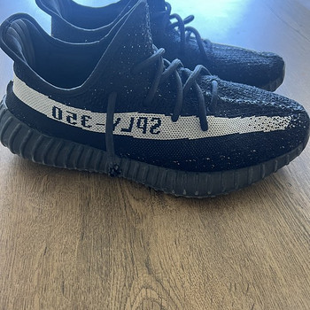 Yeezy 350 v2 “oreo”