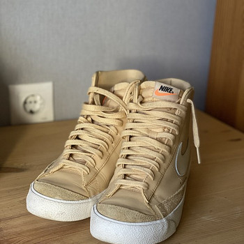 Nike Blazer Mid '77