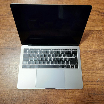 MacBook Pro13 2017, i5,256ssd,8GB,USB-C