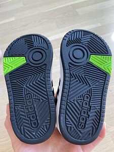 Новые кроссовки adidas 24 s. (3 фото из 4)