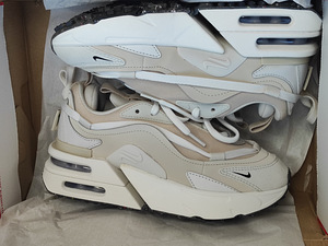 Продам новые кроссовки Nike (Размер 38 маломерят) (7 фото из 10)
