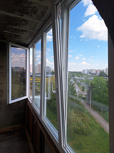 2 балконных окна. (3 фото из 3)