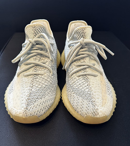 Yeezy Boost (1 foto / 3)