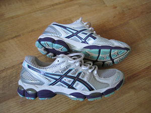 Asics 41.5 (2 фото из 2)