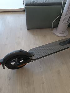 Elektriline tõukeratas Xiaomi Essential (8 foto / 9)