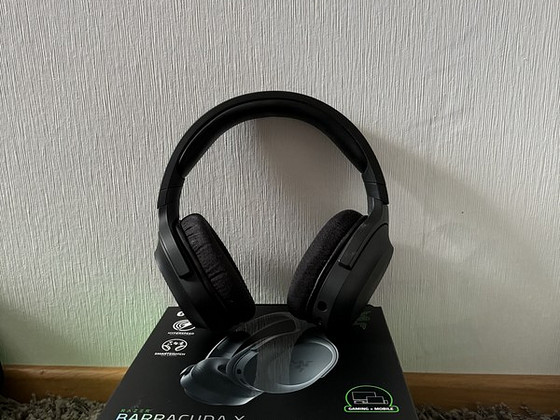 Наушники Razer barracuda X