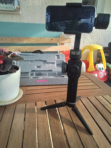 Stabilisaator Zhiyun Smooth 4 (2 foto / 2)