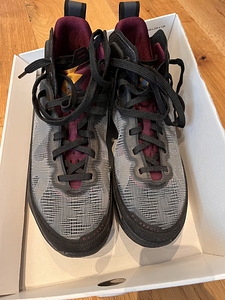 Müüa peaaegu uued Air Jordan XXXVII korvpalli tossud nr 42 (2 foto / 7)