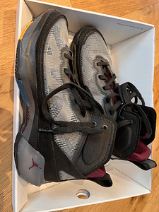 Müüa peaaegu uued Air Jordan XXXVII korvpalli tossud nr 42 (4 foto / 7)