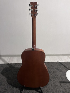 Продам Гитару Yamaha (2 фото из 5)