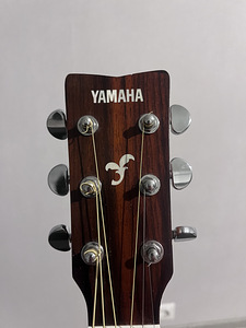 Продам Гитару Yamaha (4 фото из 5)