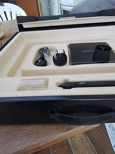 Графический планшет WACOM INTUOS PRO M (4 фото из 6)