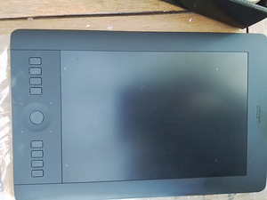 Графический планшет WACOM INTUOS PRO M (5 фото из 6)