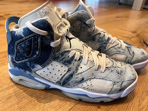 Продаются использованные Air Jordan 6 Retro (GS), размер EU (1 фото из 7)