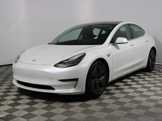 TESLA Аренда автомобилей BOLT