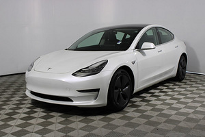 TESLA AUTORENT BOLT (1 foto / 1)