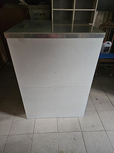 металлический шкаф (3 фото из 3)