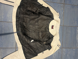 Кожаная куртка (2 фото из 4)