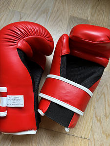 Müüa poolkontaktkindaid taekwondo jaoks (2 foto / 2)
