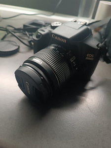 Продам CANON EOS2000D (1 фото из 2)