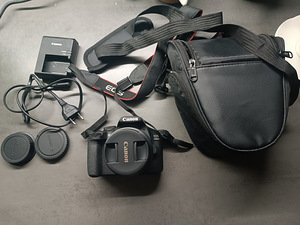 Продам CANON EOS2000D (2 фото из 2)
