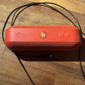 Beats pill+