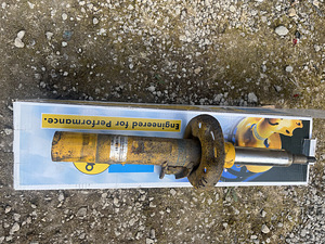Передние амортизаторы Bilstein b8 (2 фото из 9)