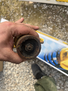 Передние амортизаторы Bilstein b8 (8 фото из 9)