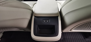 Volvo XC90 235hp Inscription 7s AT8 AWD 2.0 B5 KERS Kerghübr (8 фото из 12)