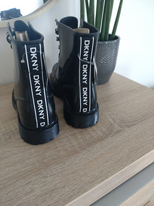 Резиновые сапоги DKNY, новые, размер 38 (3 фото из 3)