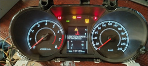 Панель приборов Mitsubishi (2 фото из 2)