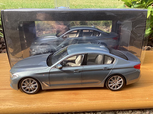 BMW 5 G30 1:18 Kyosho (2 foto / 10)