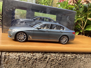 BMW 5 G30 1:18 Kyosho (3 foto / 10)