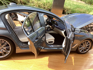 BMW 5 G30 1:18 Kyosho (4 foto / 10)