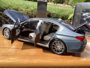 BMW 5 G30 1:18 Kyosho (5 foto / 10)