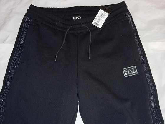 Armani lühikesed püksid